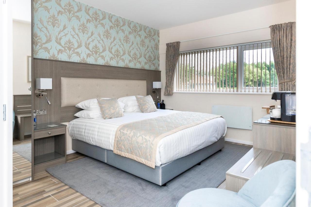 Kingfisher Hotel, Golf And Country Club Milton Keynes Exterior foto